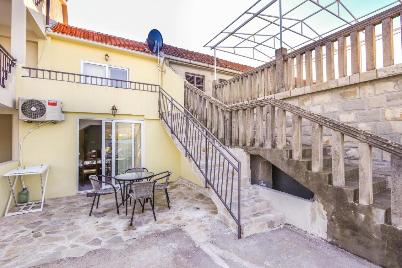 Apartments Bella Di Boka ティヴァト エクステリア 写真